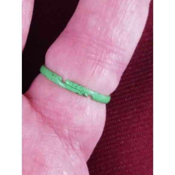 NWT! Womens Chuns Fashions Ring Green Band Clear Stones One Size Bling Jewelry - Picture 6 of 6